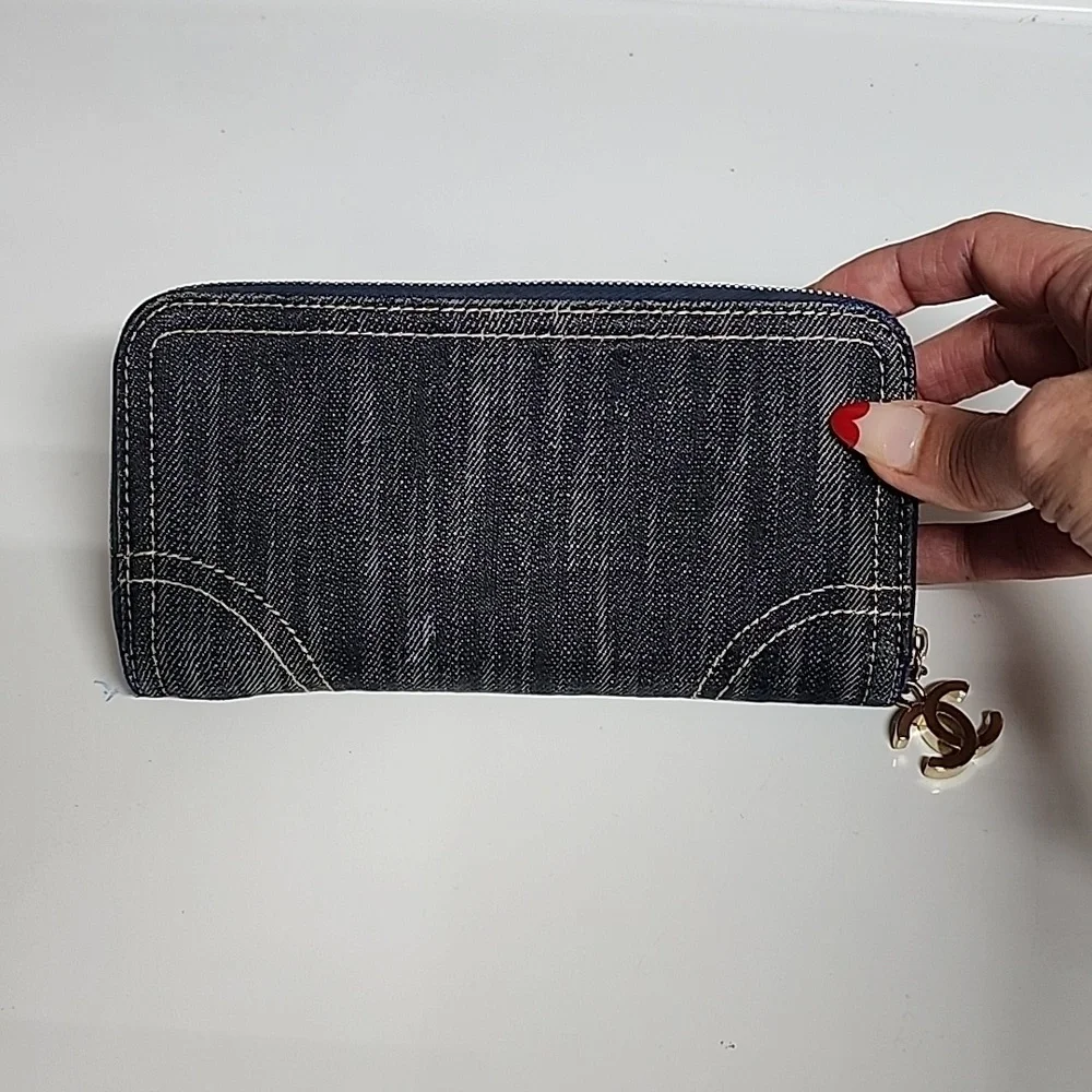 CHANEL Vintage Zip around Denim wallet - Picture 3 of 16